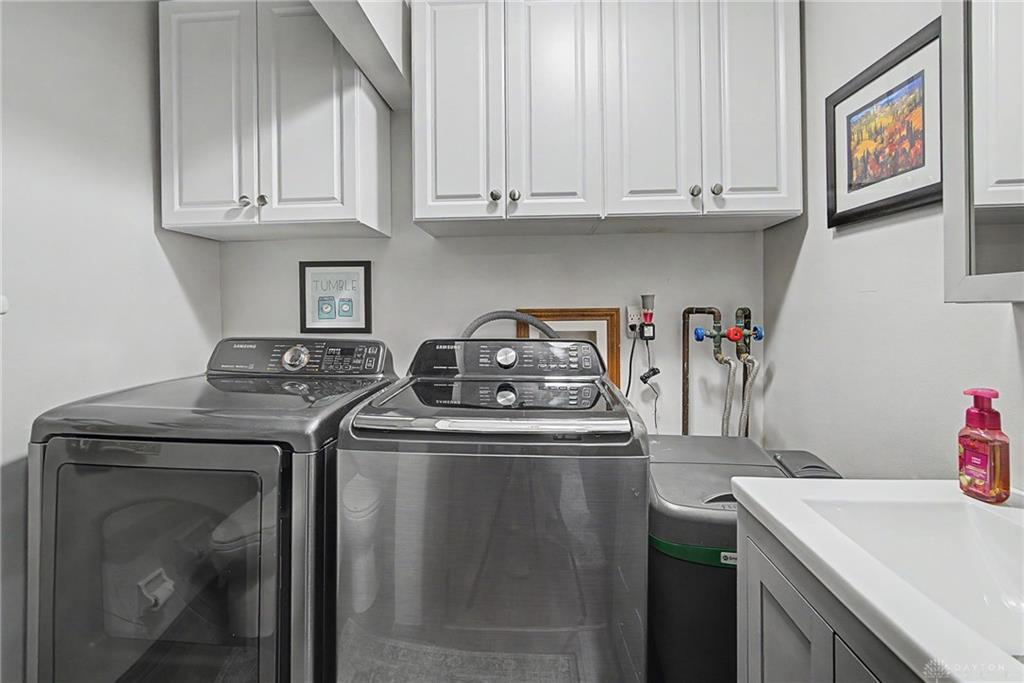 209 E Twin Property Photo 24