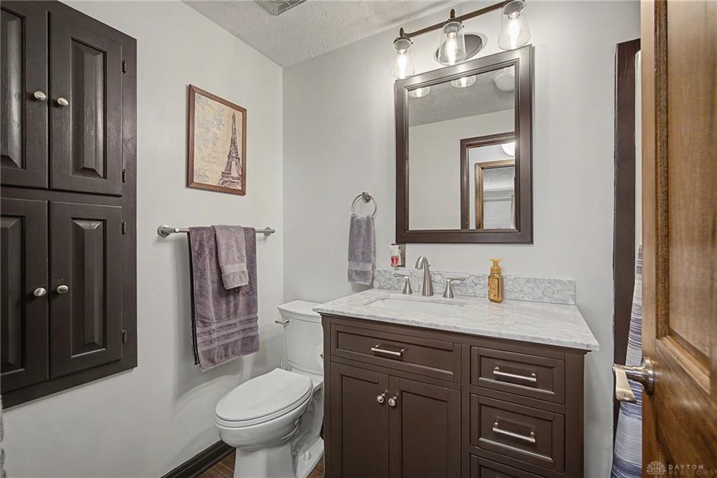 209 E Twin Property Photo 25