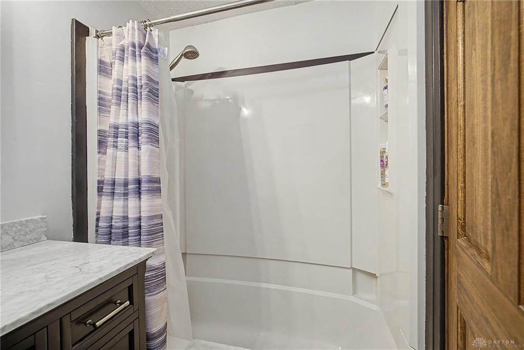 209 E Twin Property Photo 26