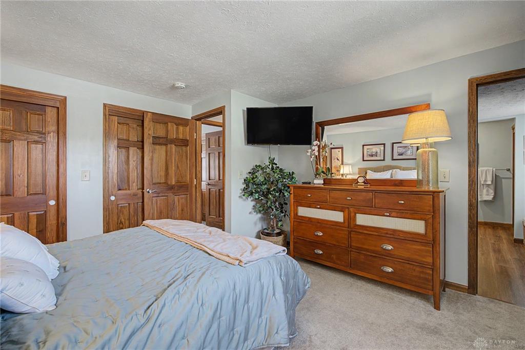 209 E Twin Property Photo 28