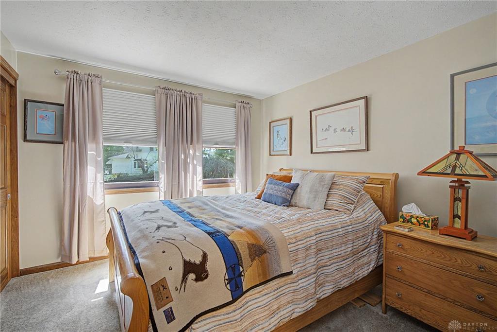 209 E Twin Property Photo 31