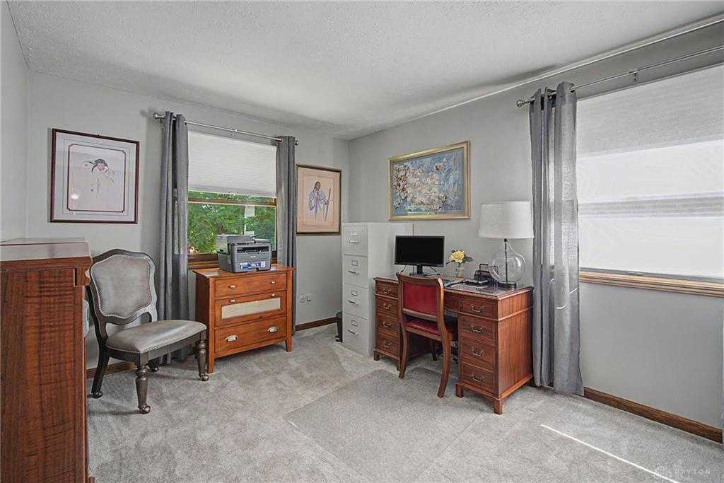 209 E Twin Property Photo 33