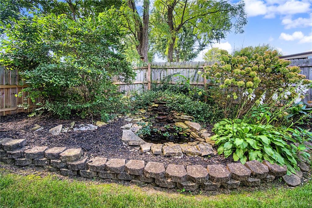 209 E Twin Property Photo 38