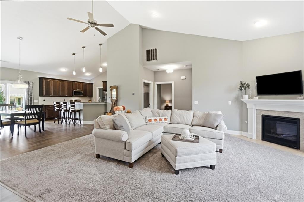 1379 Bourdeaux Property Photo 5