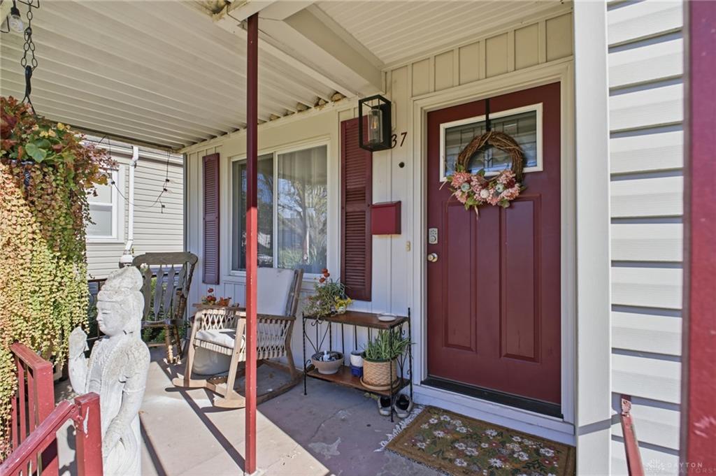 1137 Highridge Property Photo 5
