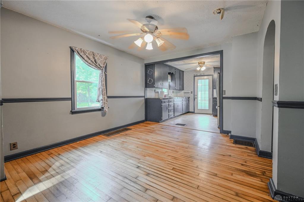 505 Sidney Property Photo 11