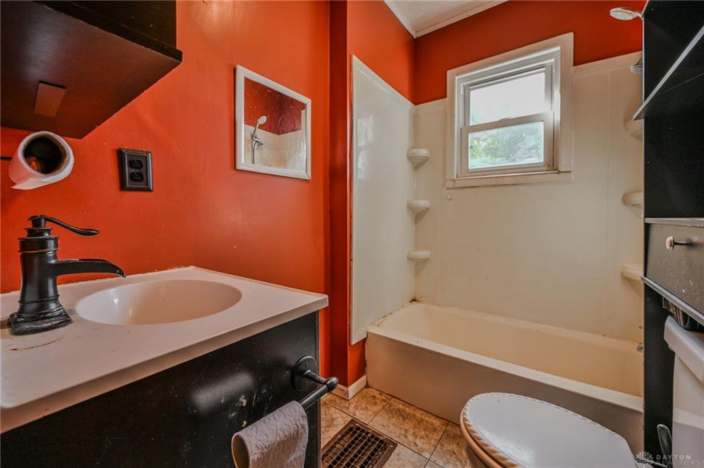 505 Sidney Property Photo 16