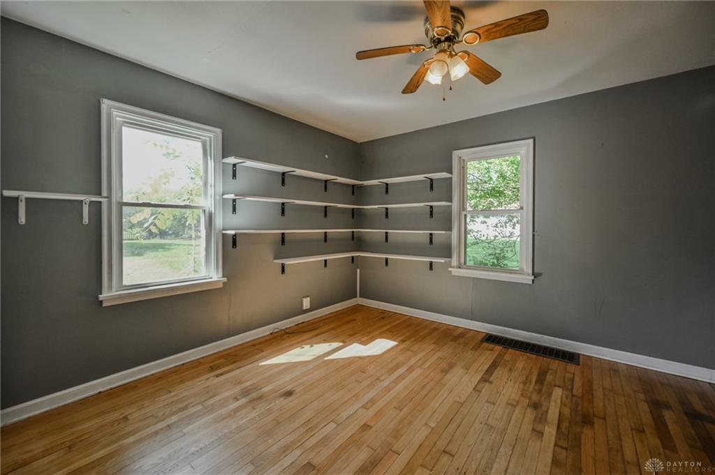 505 Sidney Property Photo 17