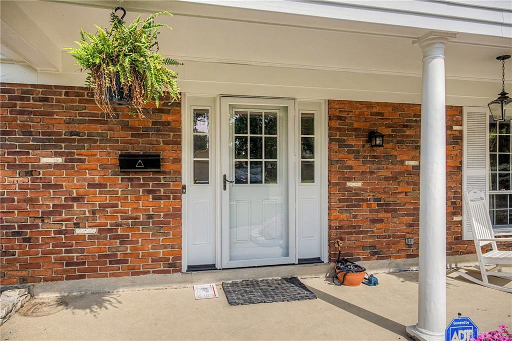 2157 Oak Tree Property Photo 6