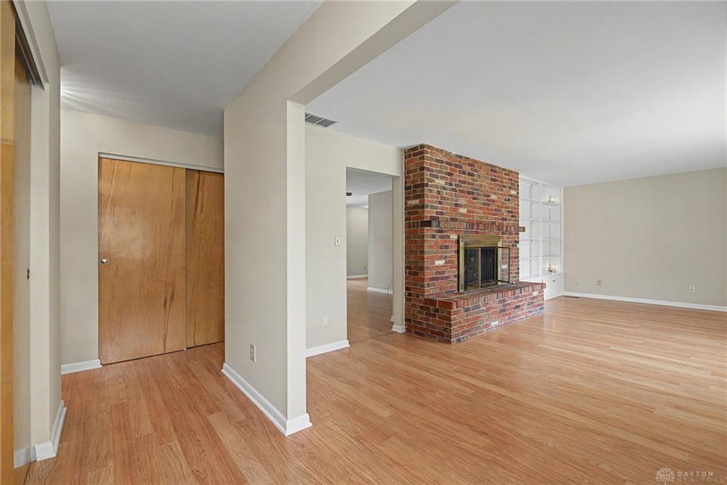 2157 Oak Tree Property Photo 8