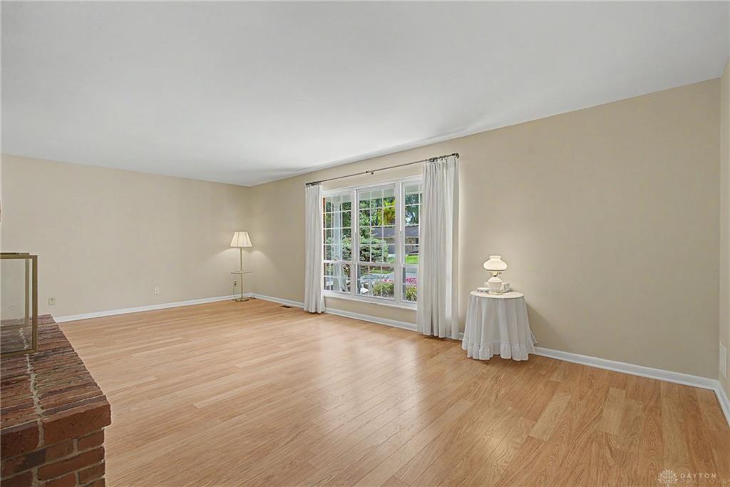 2157 Oak Tree Property Photo 10