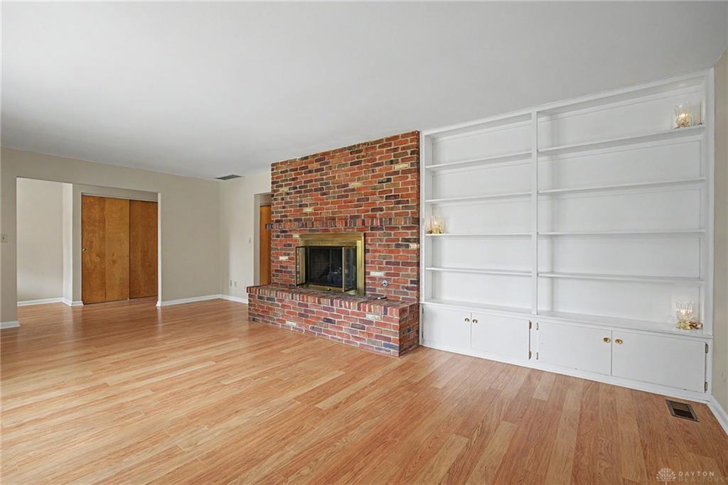 2157 Oak Tree Property Photo 11