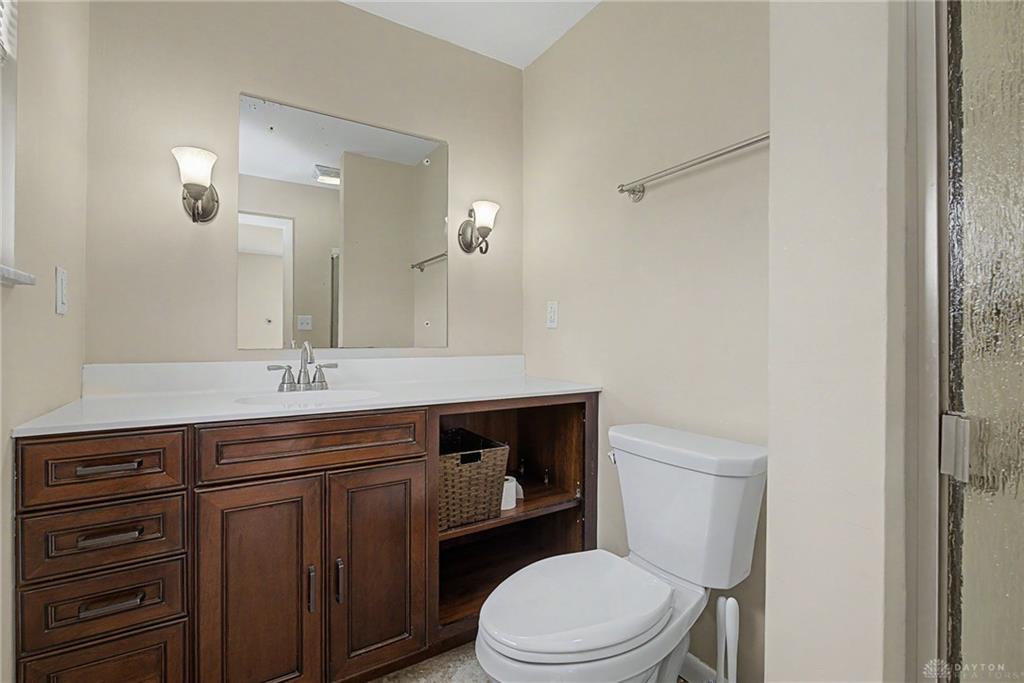 2157 Oak Tree Property Photo 24