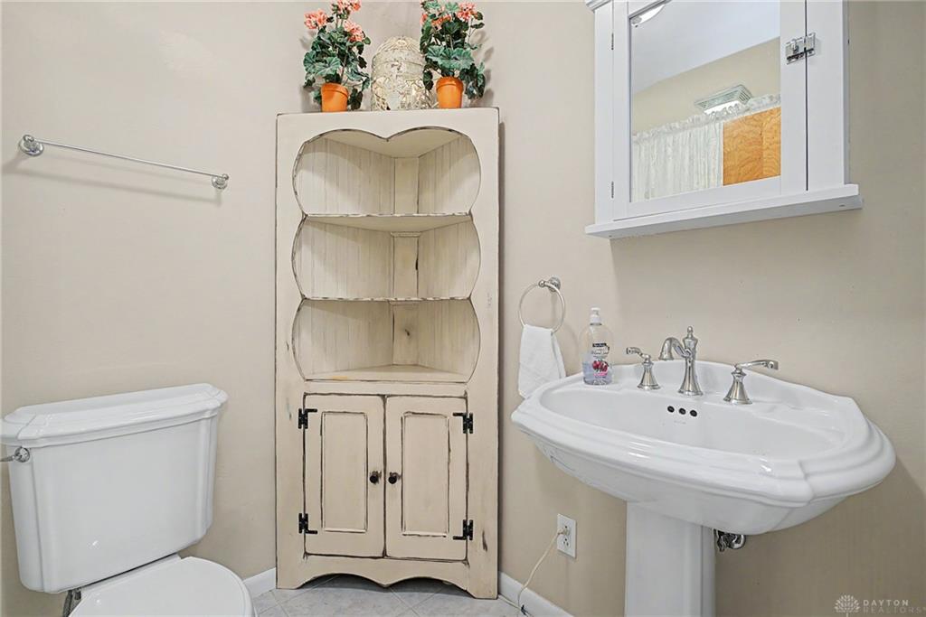 2157 Oak Tree Property Photo 30