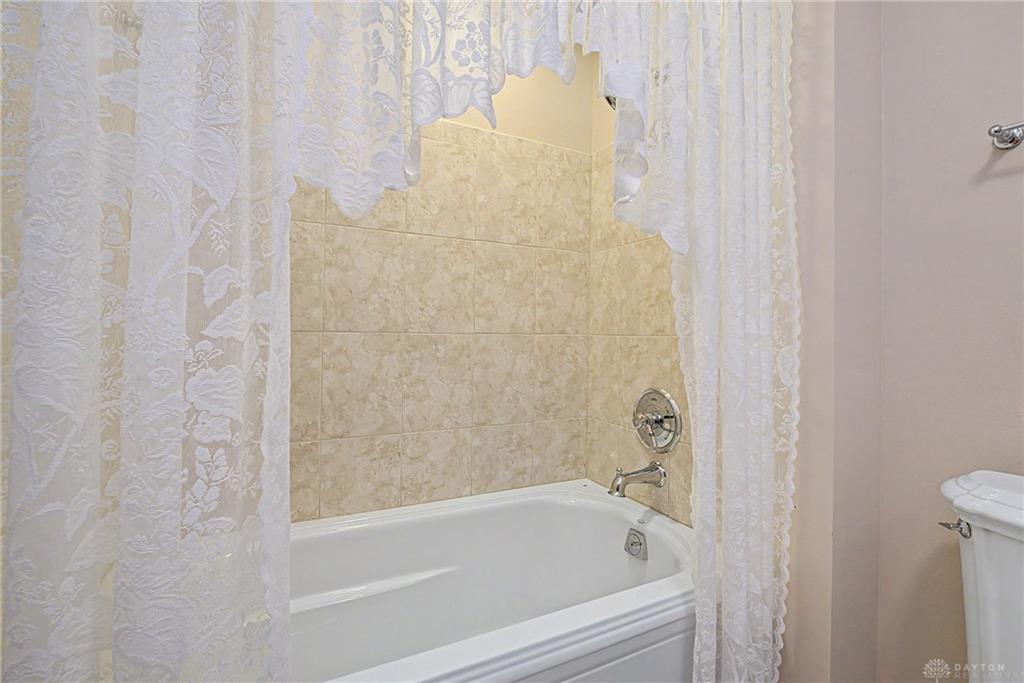 2157 Oak Tree Property Photo 31