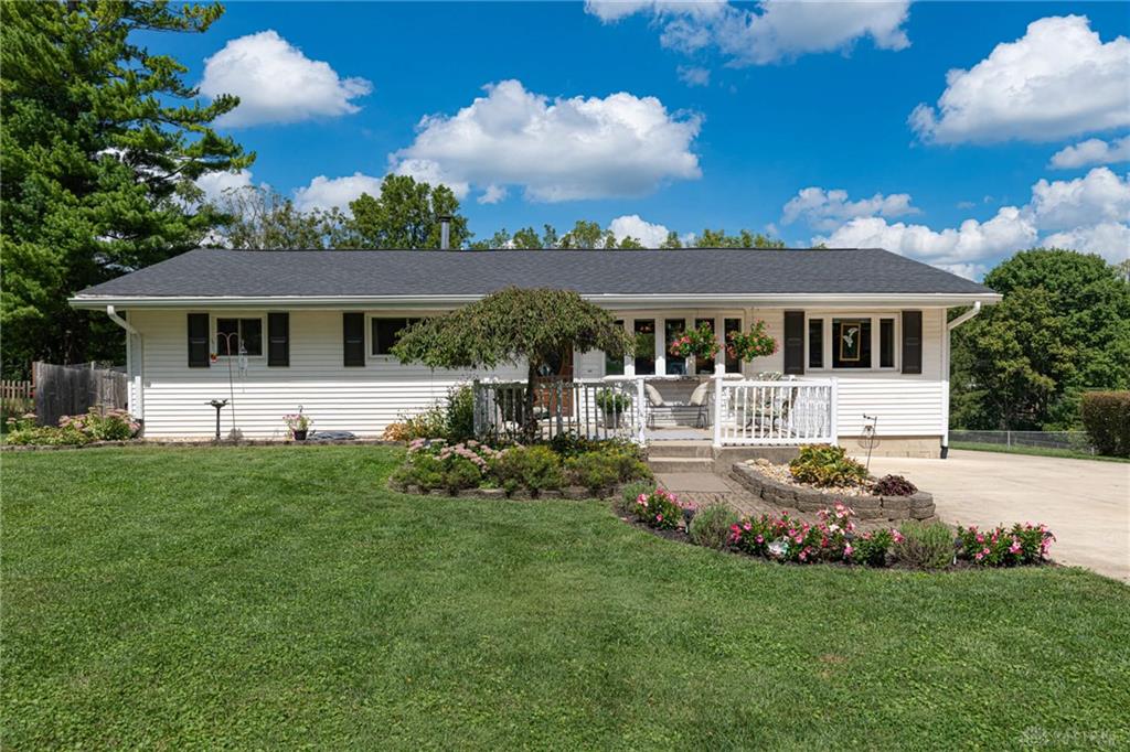 3588 Roselawn Property Photo 1