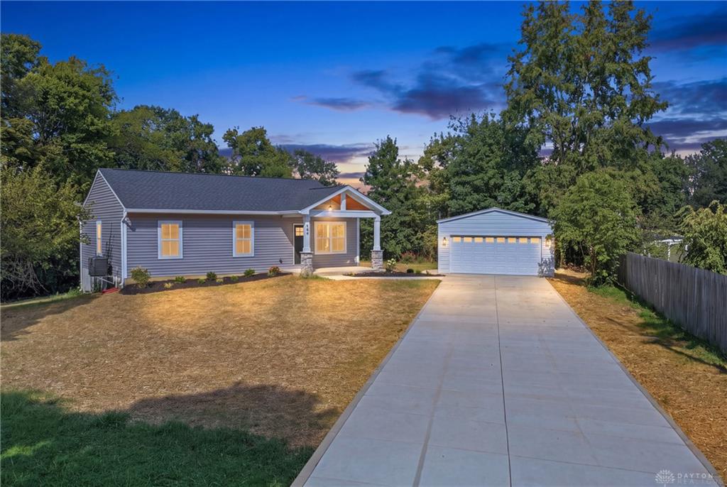 988 Crab Tree Property Photo 1
