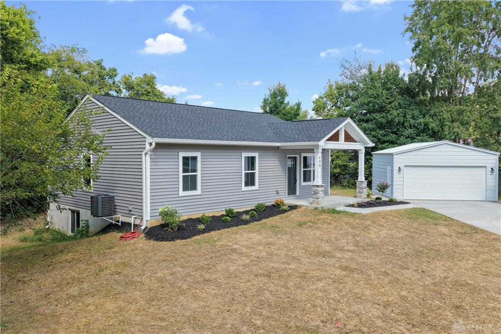 988 Crab Tree Property Photo 2