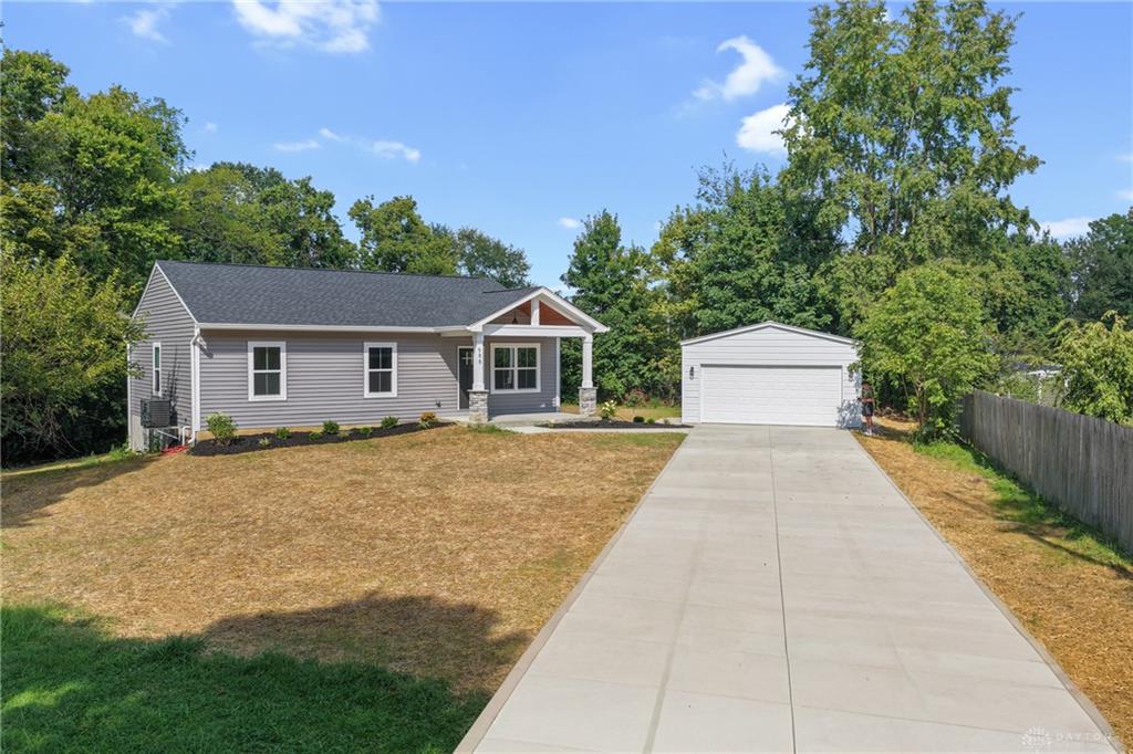 988 Crab Tree Property Photo 3