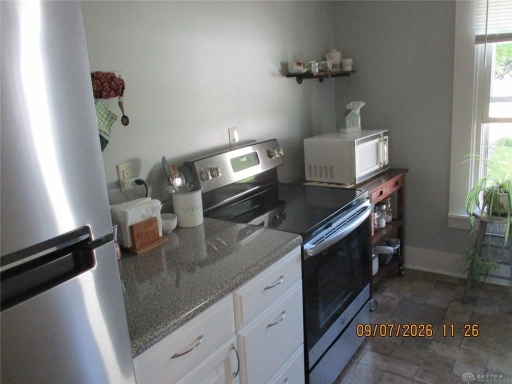 1112 Walker Property Photo 6