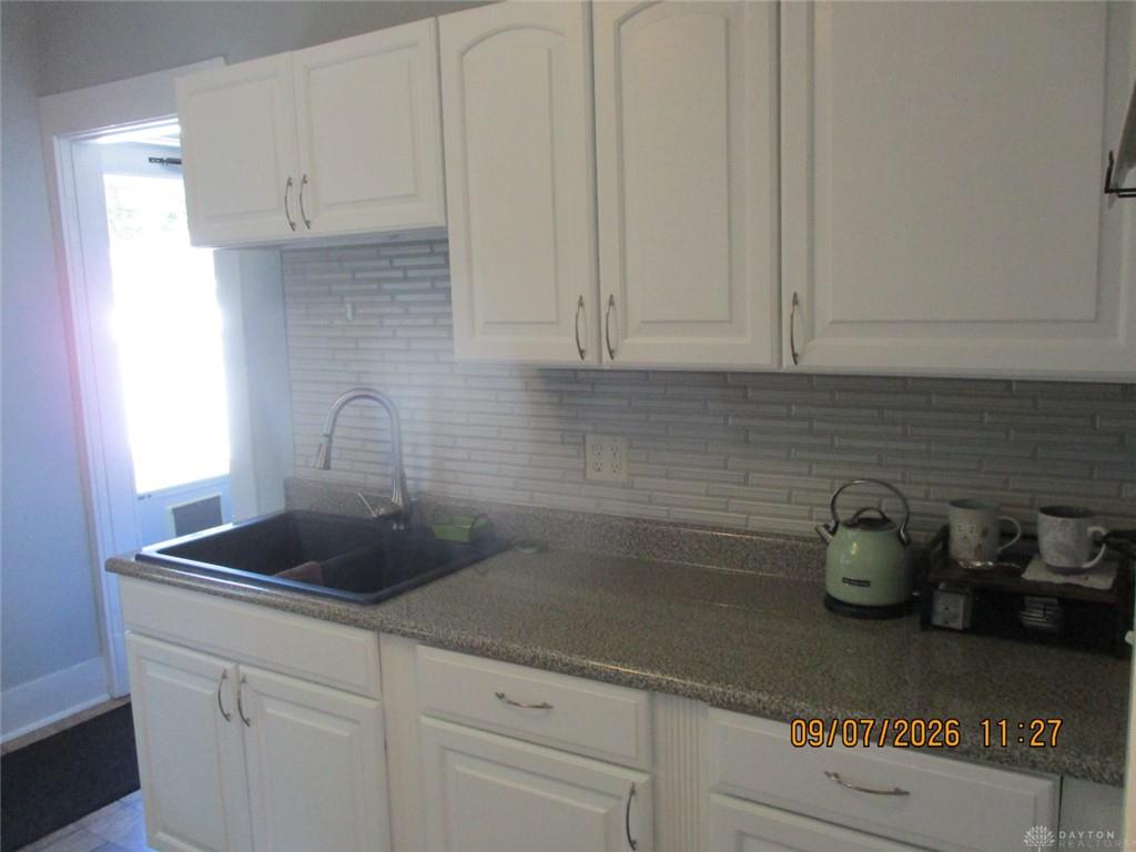 1112 Walker Property Photo 7