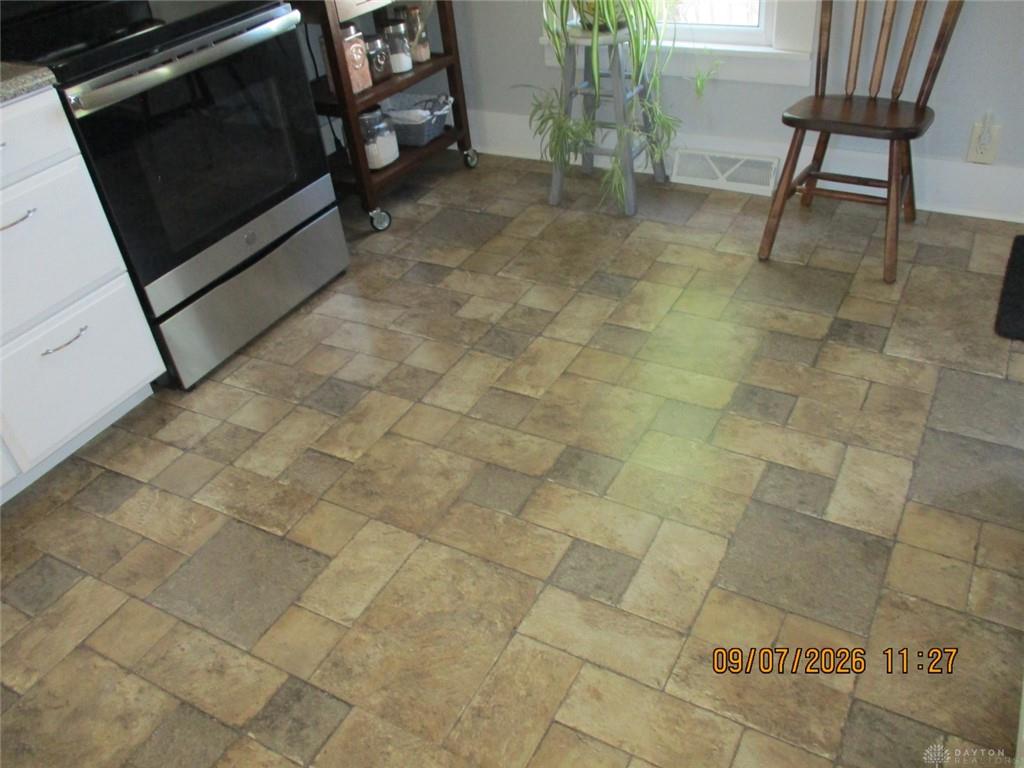 1112 Walker Property Photo 9