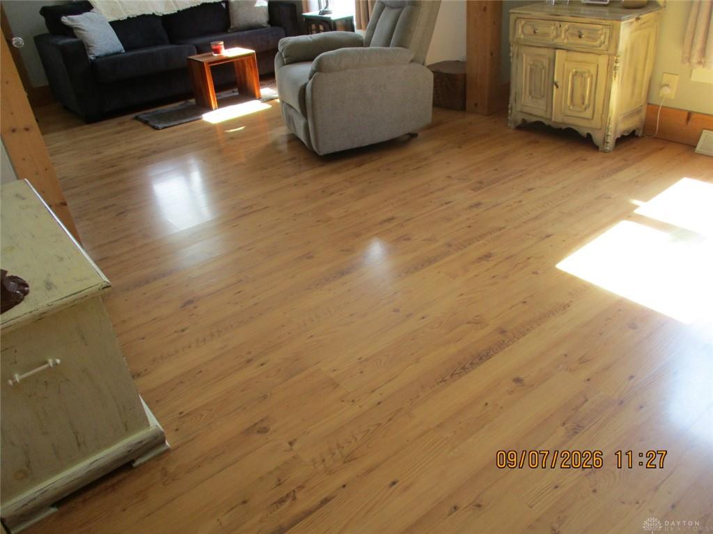 1112 Walker Property Photo 12