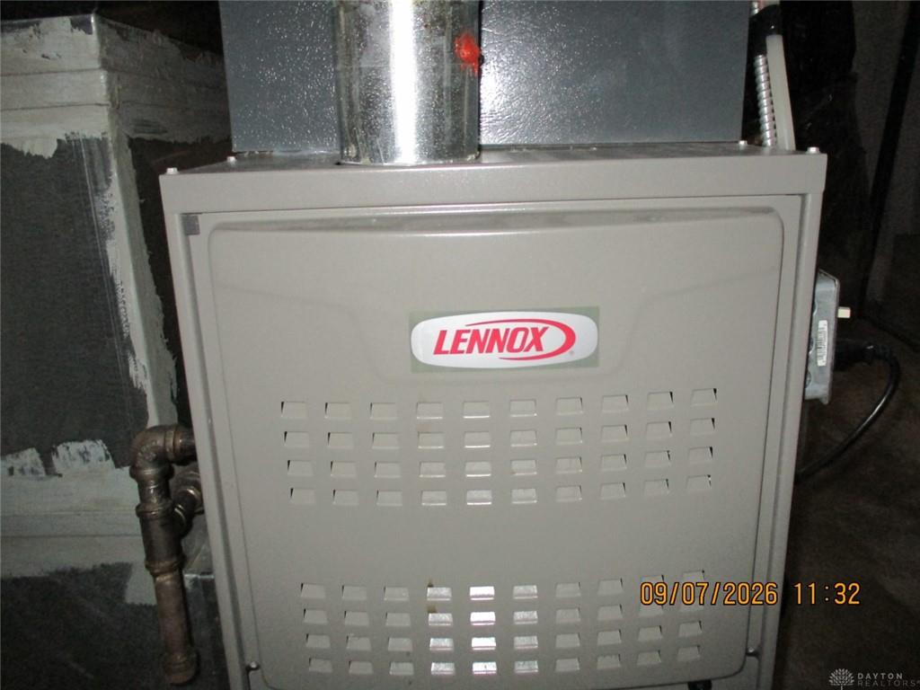 1112 Walker Property Photo 28
