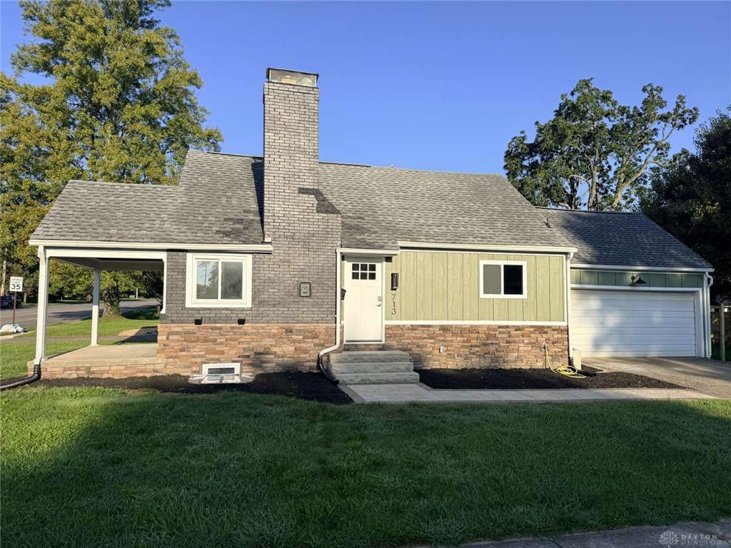 713 E Dorothy Property Photo 2