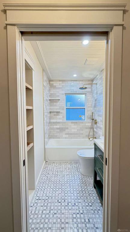 713 E Dorothy Property Photo 17