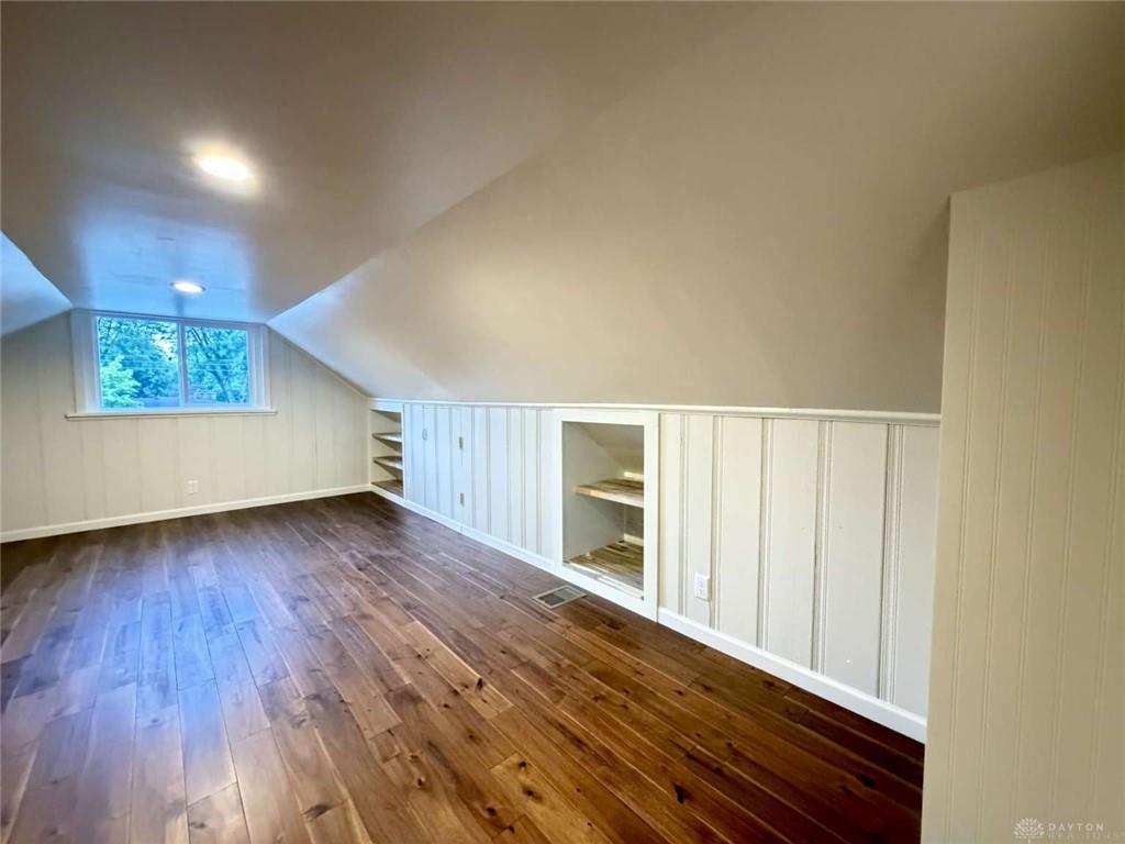 713 E Dorothy Property Photo 28