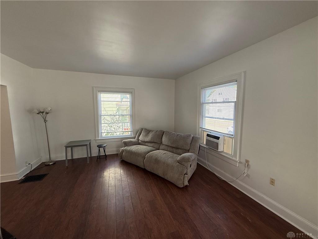 311 Ludlow Property Photo 6