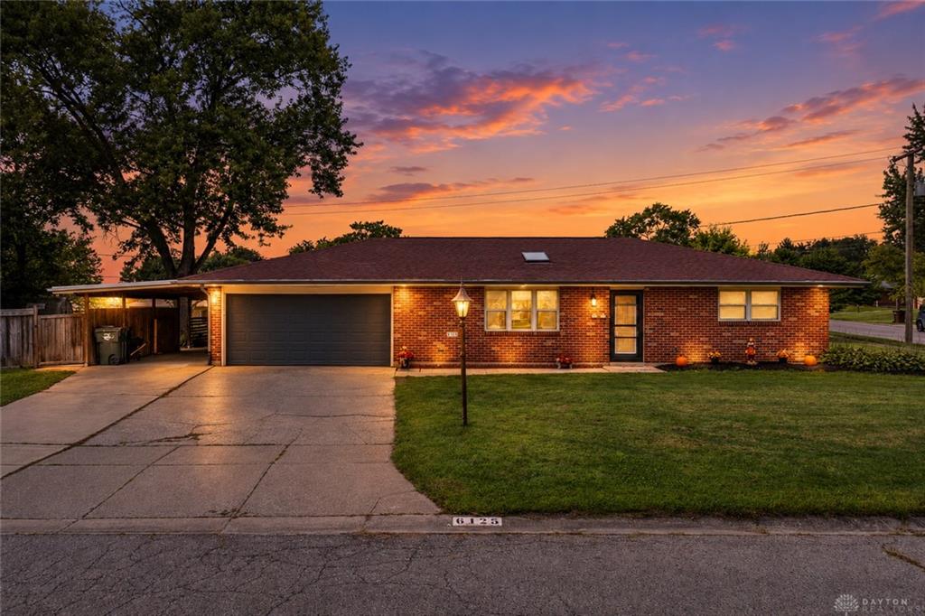 6125 Imperial Hills