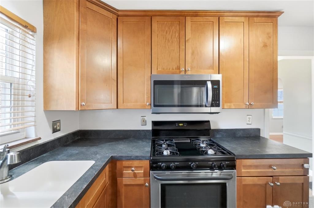 3512 Harrow Property Photo 13