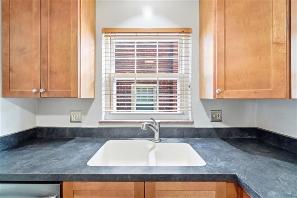 3512 Harrow Property Photo 14