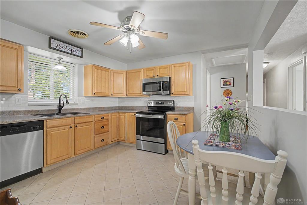 5127 Chapin Property Photo 6