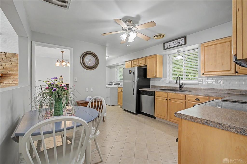 5127 Chapin Property Photo 7