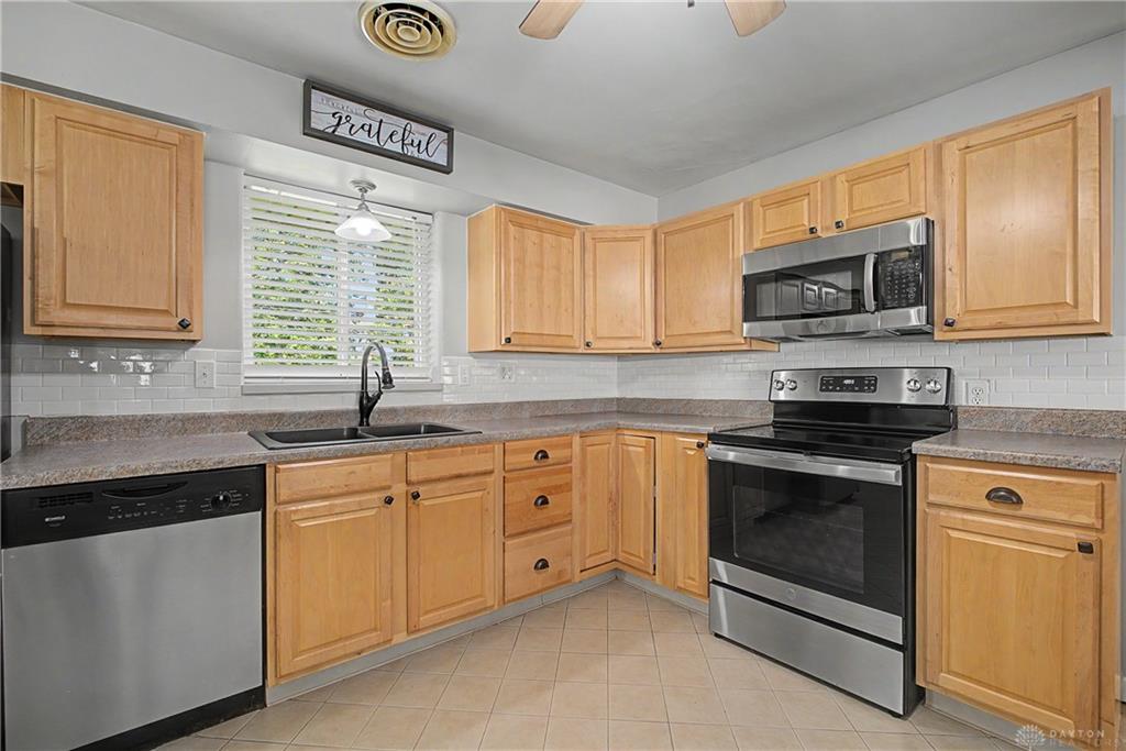 5127 Chapin Property Photo 8