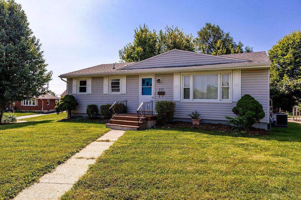 2064 Hillsdale Property Photo 3