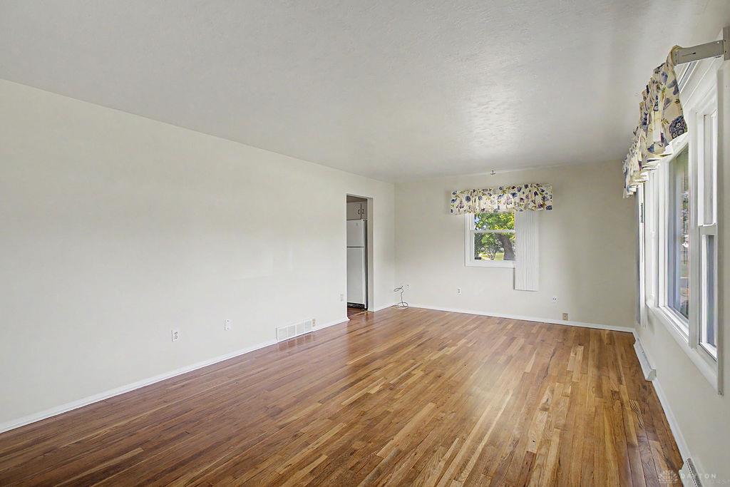 2064 Hillsdale Property Photo 6