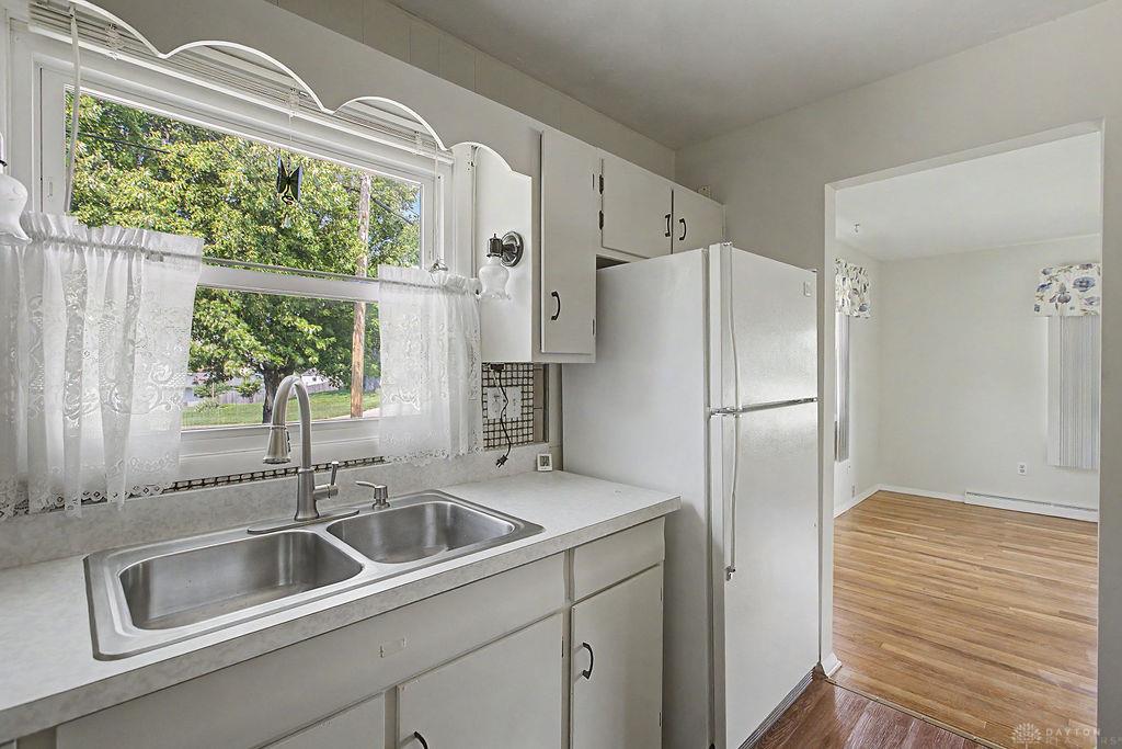 2064 Hillsdale Property Photo 11