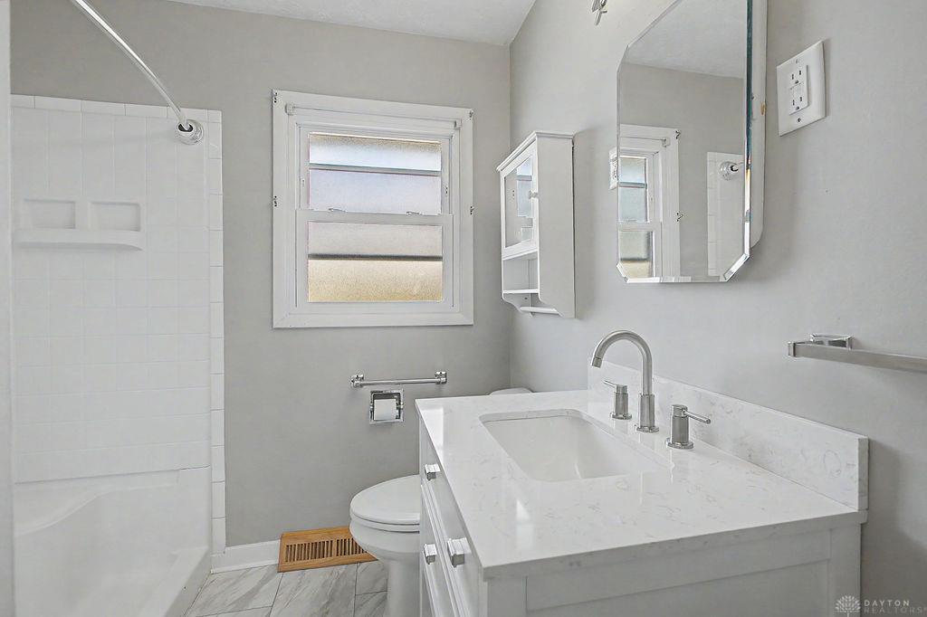 2064 Hillsdale Property Photo 14