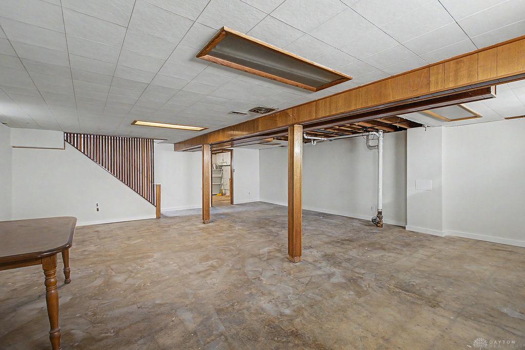 2064 Hillsdale Property Photo 17