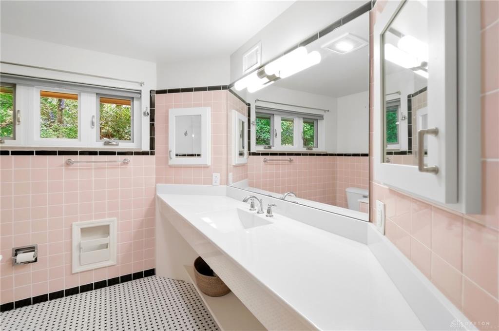 751 Laurelwood Property Photo 33
