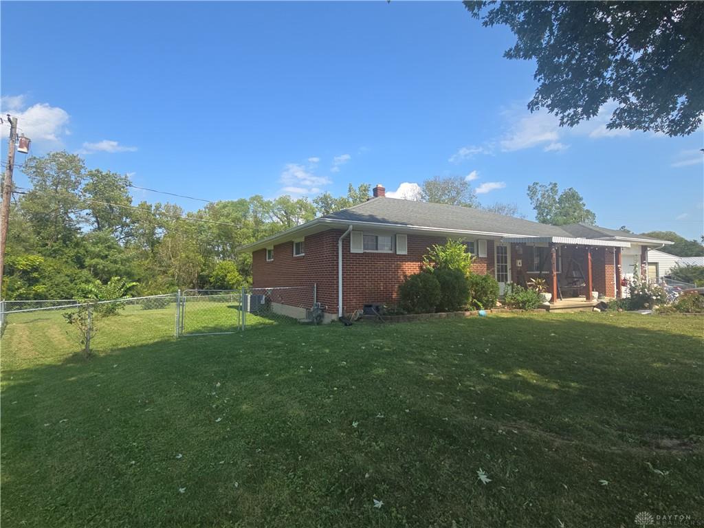 255 E Weaver Property Photo 3