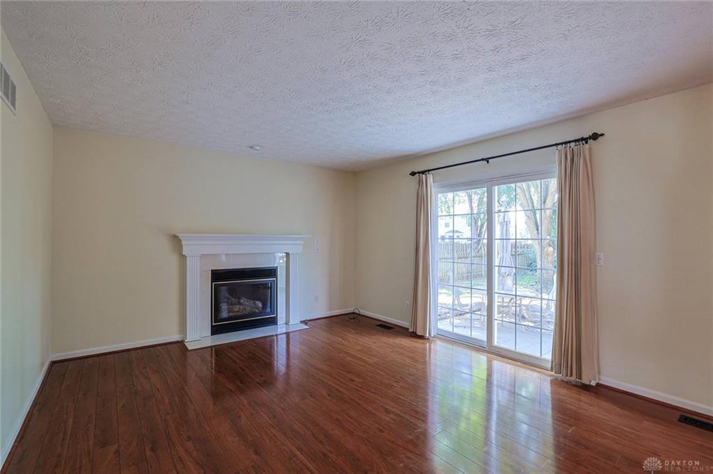 1019 Weeping Willow Property Photo 6