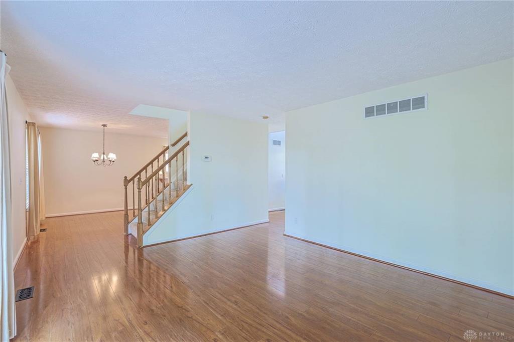 1019 Weeping Willow Property Photo 8