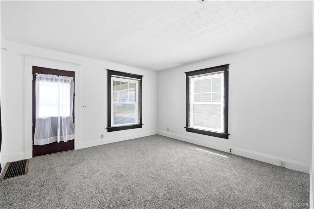 719 N Belmont Property Photo 4
