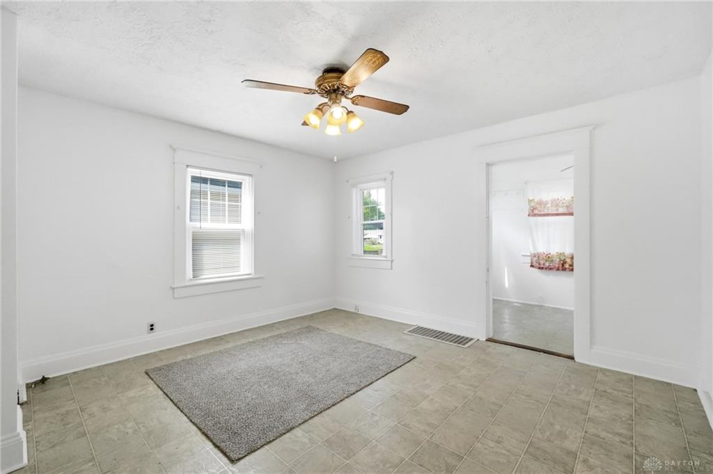 719 N Belmont Property Photo 9