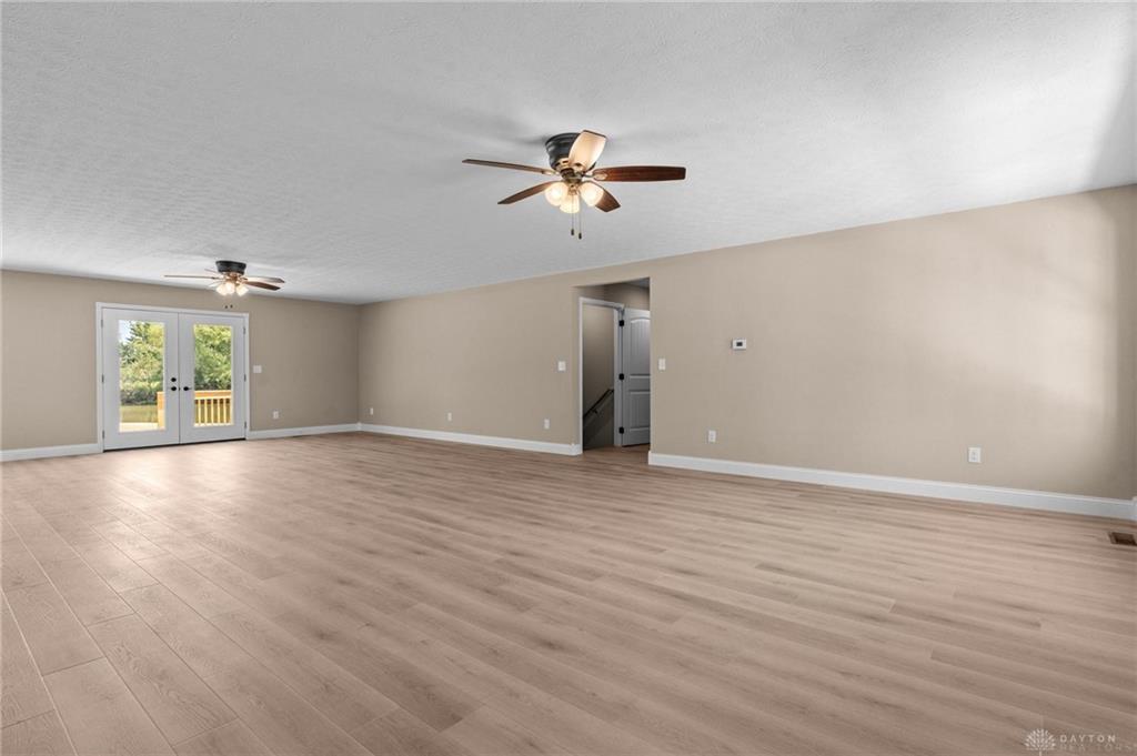 647 E Mount Pleasant Property Photo 5